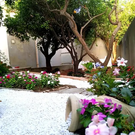 S'arenada Guest house